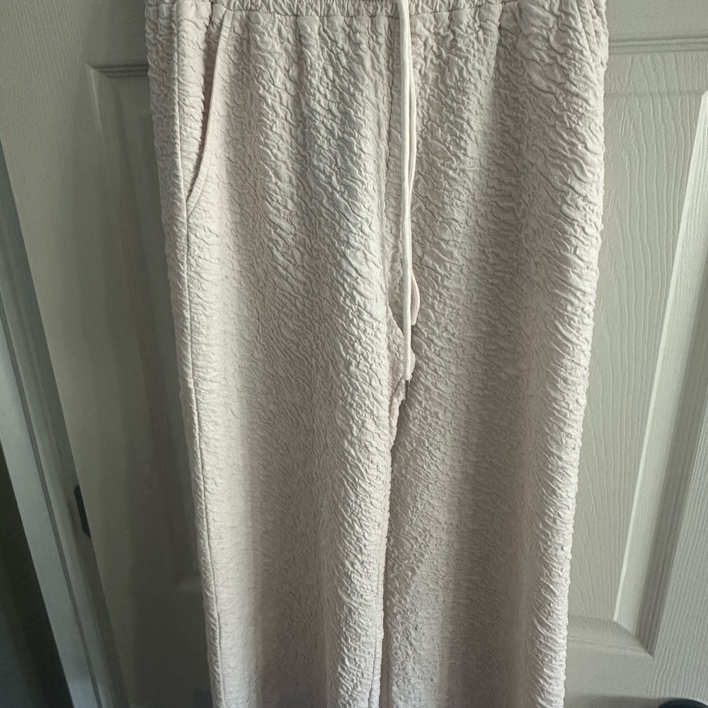See and Be Seen Textured Short Sleeve Set Small Ivory/Blush - Picture 7 of 9